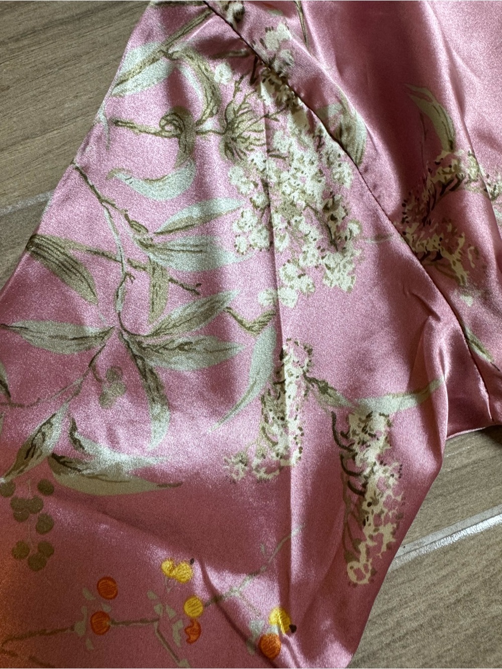 Silky Floral Robe - Picture 5 of 5